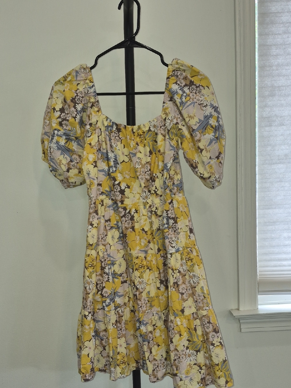 Yellow Floral Puff-Sleeve Mini Dress with Square Neckline